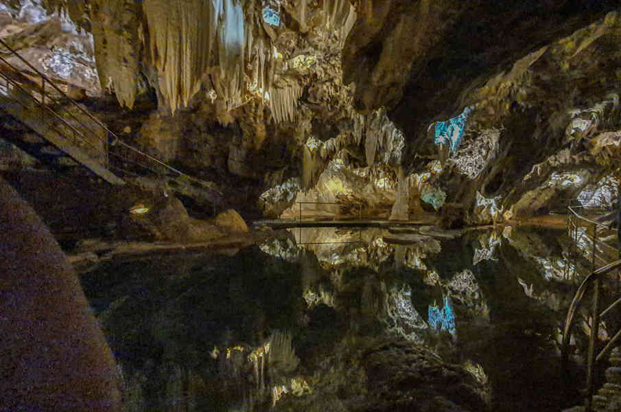 Huelva - Aracena 51 - gruta de Las Maravillas.jpg
